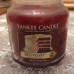 🍰 Yankee Candle-Red Velvet Candle